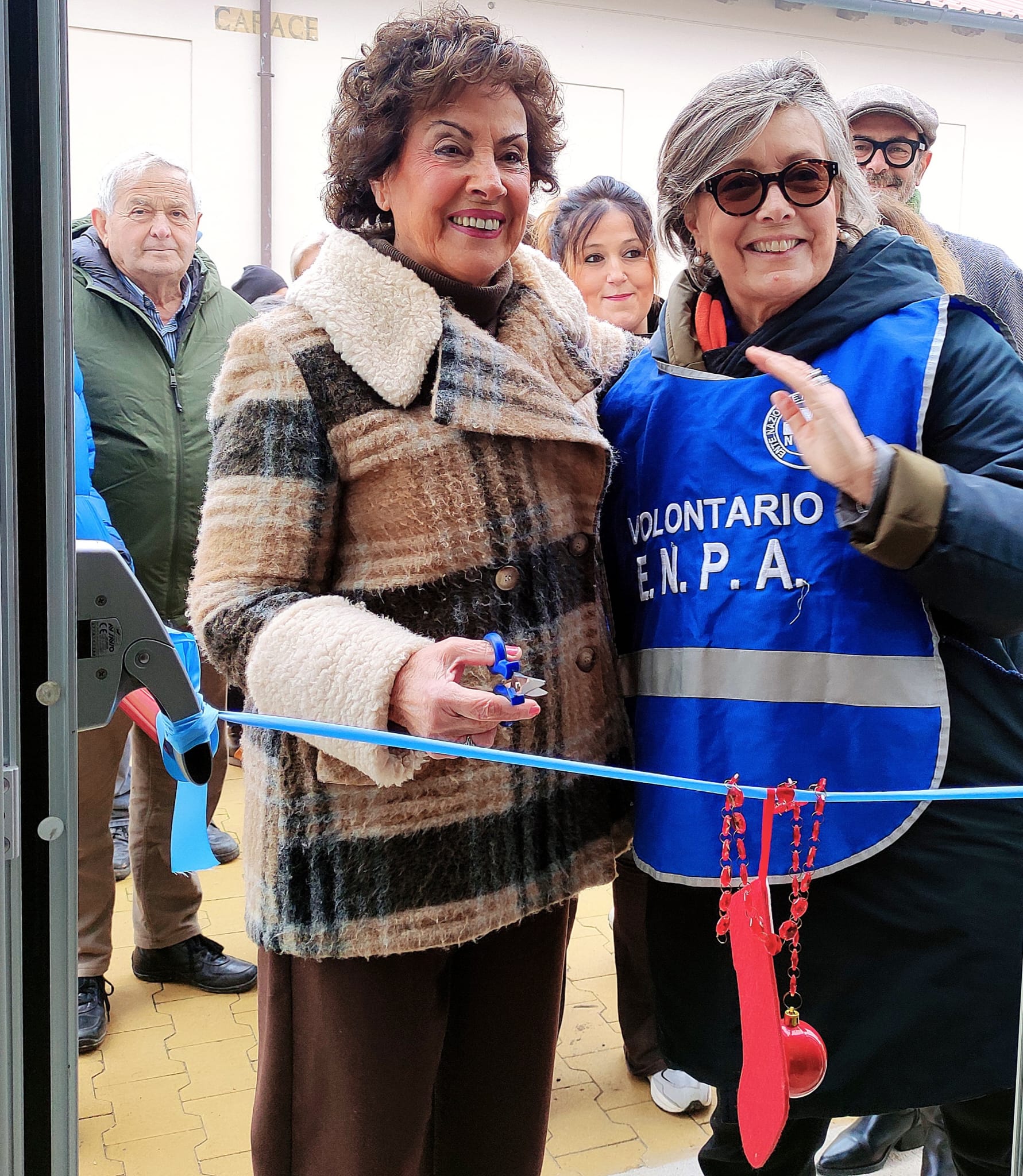 L'assessore Giovanna Carlettini visita le colonie feline